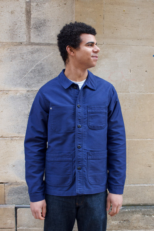 Lionel porte la veste BWJ-03 - French Workwear Jacket - 11oz  Worker Blue Moleskin de chez Benzak Denim Developpers