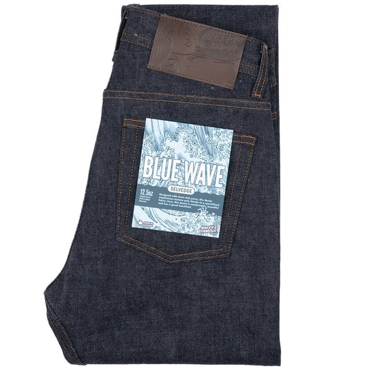 the super guy fit from the Canadian brand N&F naked & famous, pictured here in the 12.5oz blue wave selvedge fabric
